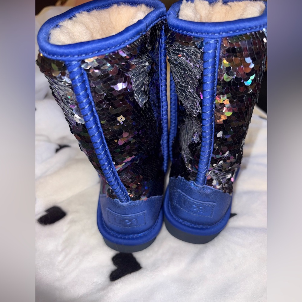Blue sequin uggs size 6